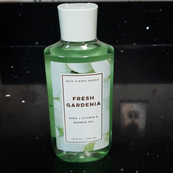 2X HOST PICK. 2 New BBW Shower Gels - Picture 3 of 3